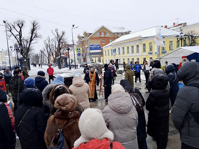 Праздник «Трезвая Тверь» прошел в Твери 1 января 2025 года. Пели, бегали, пили чай