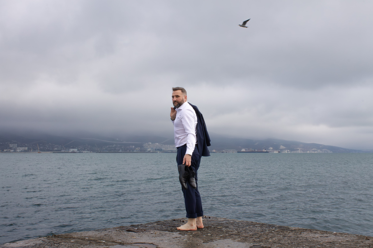 Некто босиком!