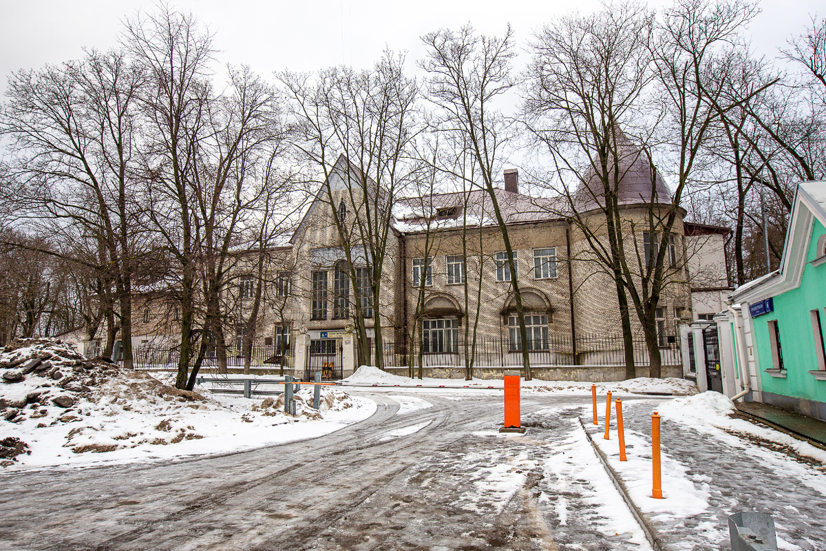 Особняк купца и мецената Сергея Патрикеева (усадьба Космодемьянское) авторства знаменитого архитектора Фёдора Шехтеля в бывшем селе Космодемьянском. Москва, Левобережный район, Северный административный округ. Фото автора статьи 