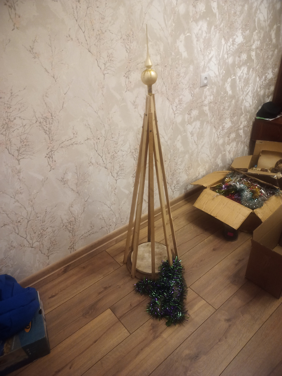 Вот такая основа. Проверено кошкой - устойчиво. ))