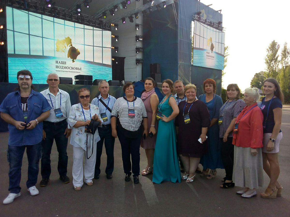 Селезнёва М.В. (пятая слева направо) среди участников делегации