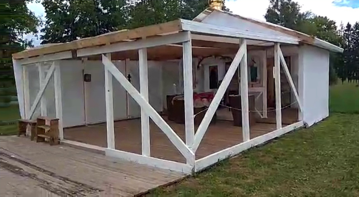 Походный Смоленский храм