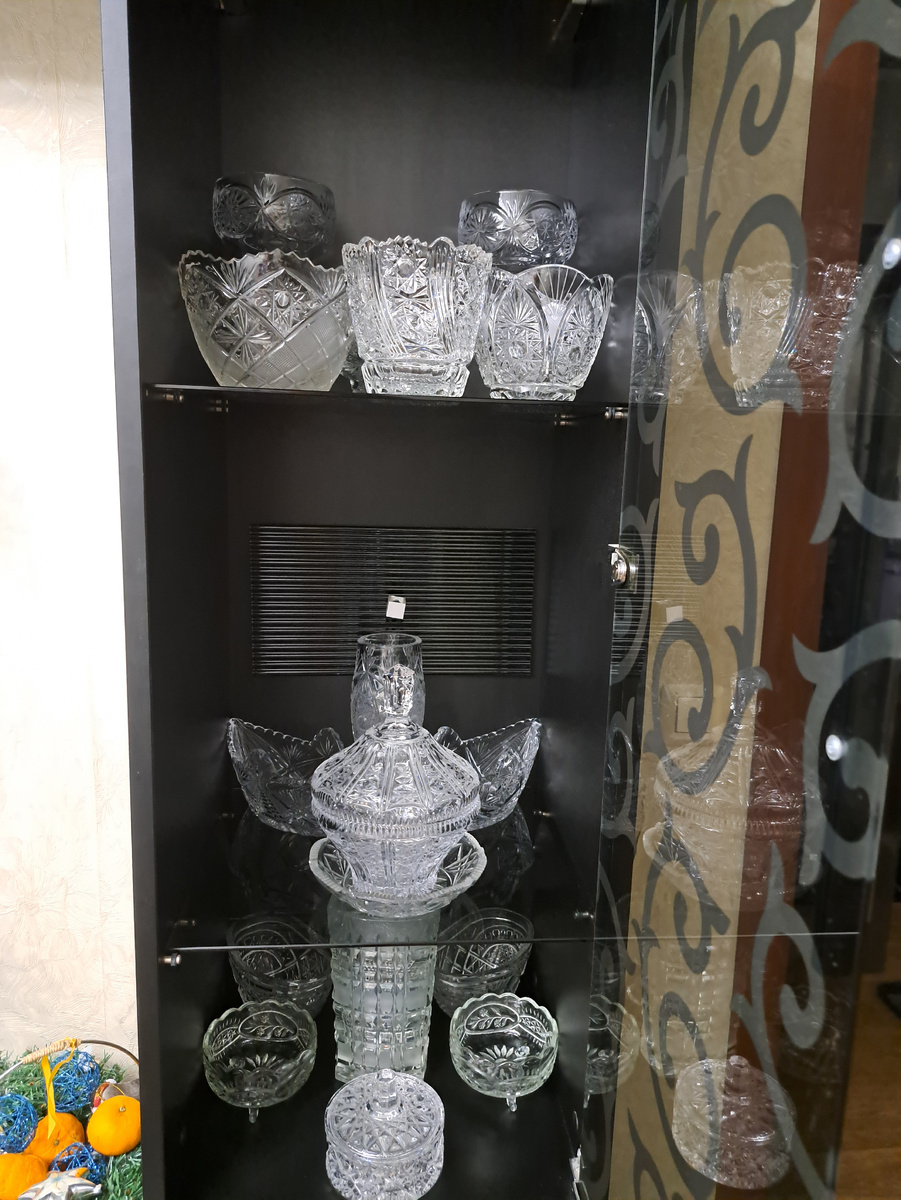 В шкафчике есть подсветка, но я её ни разу не включала