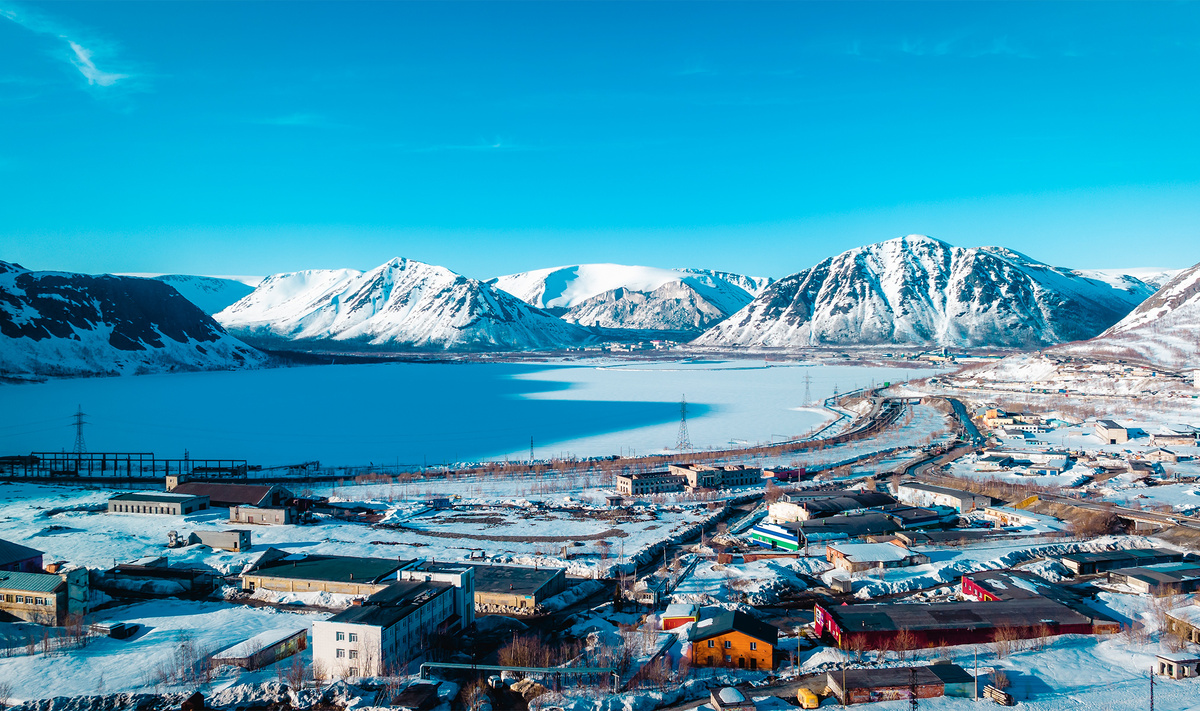 Горнолыжный сезон в Кировске начинается с середины ноября и продолжается до конца мая – начала июня.Фото: Alexey Oblov / Shutterstock.com
