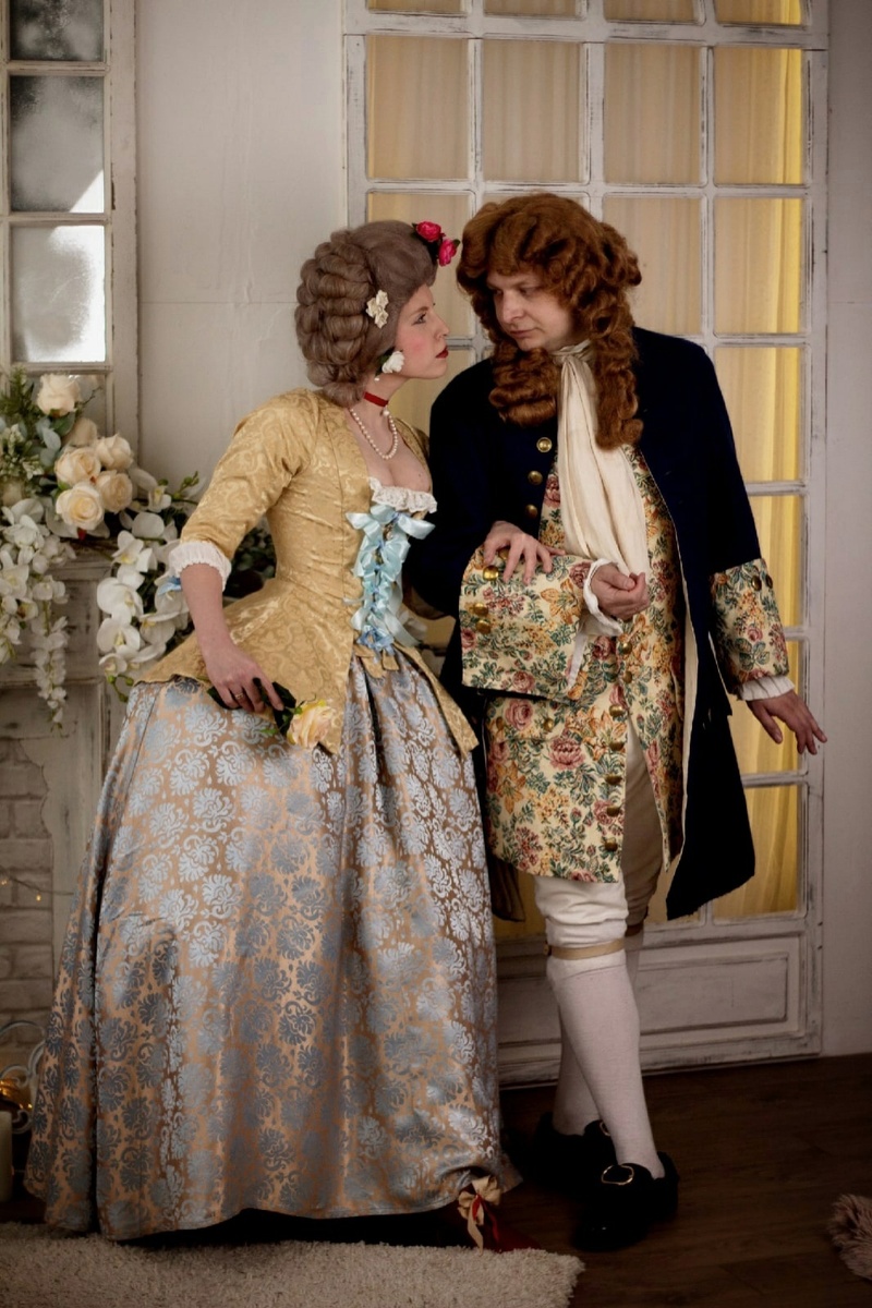 Я с мужем в образах знатных особ первой половины 18 века.