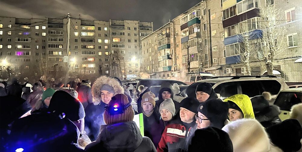 Многие горожане отложили все празднования и вышли искать ребёнка