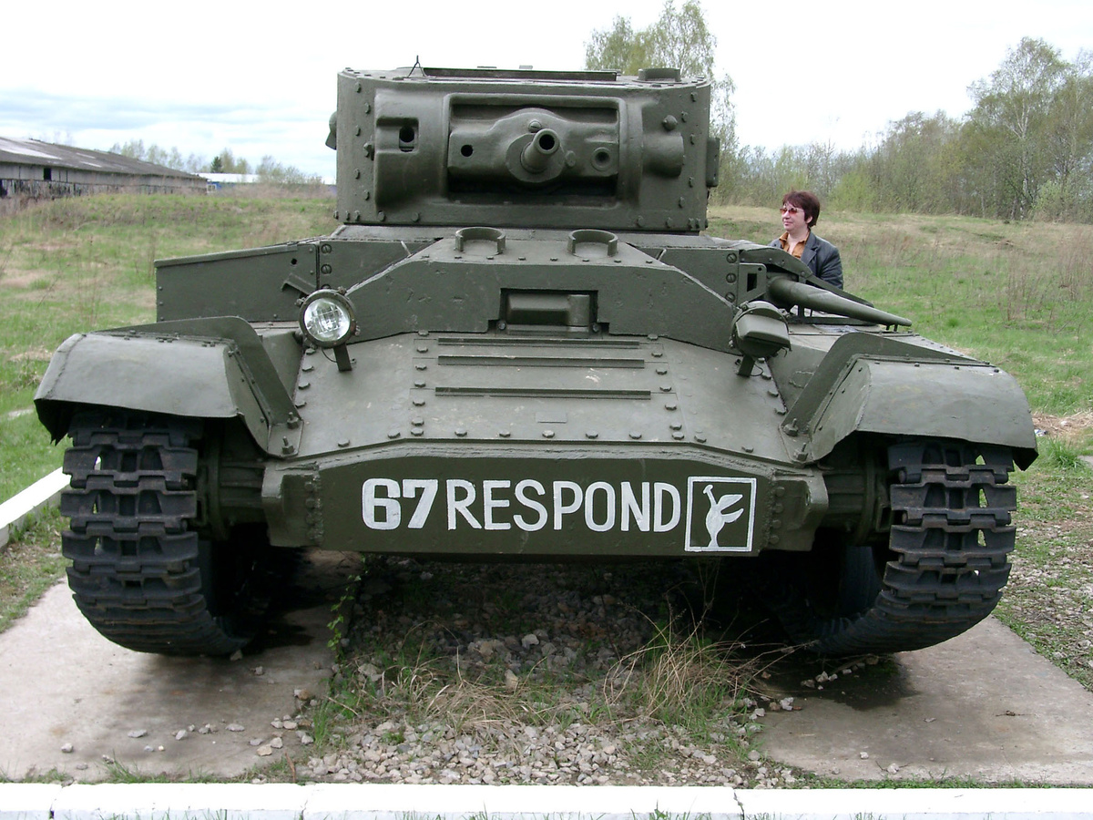 А таким он был в 2005 году. На улице он провел немало времени.