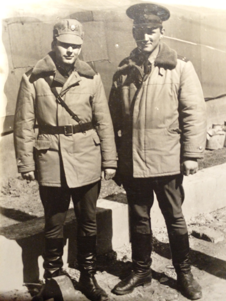 Автор справа, командировка в гор. Череповец