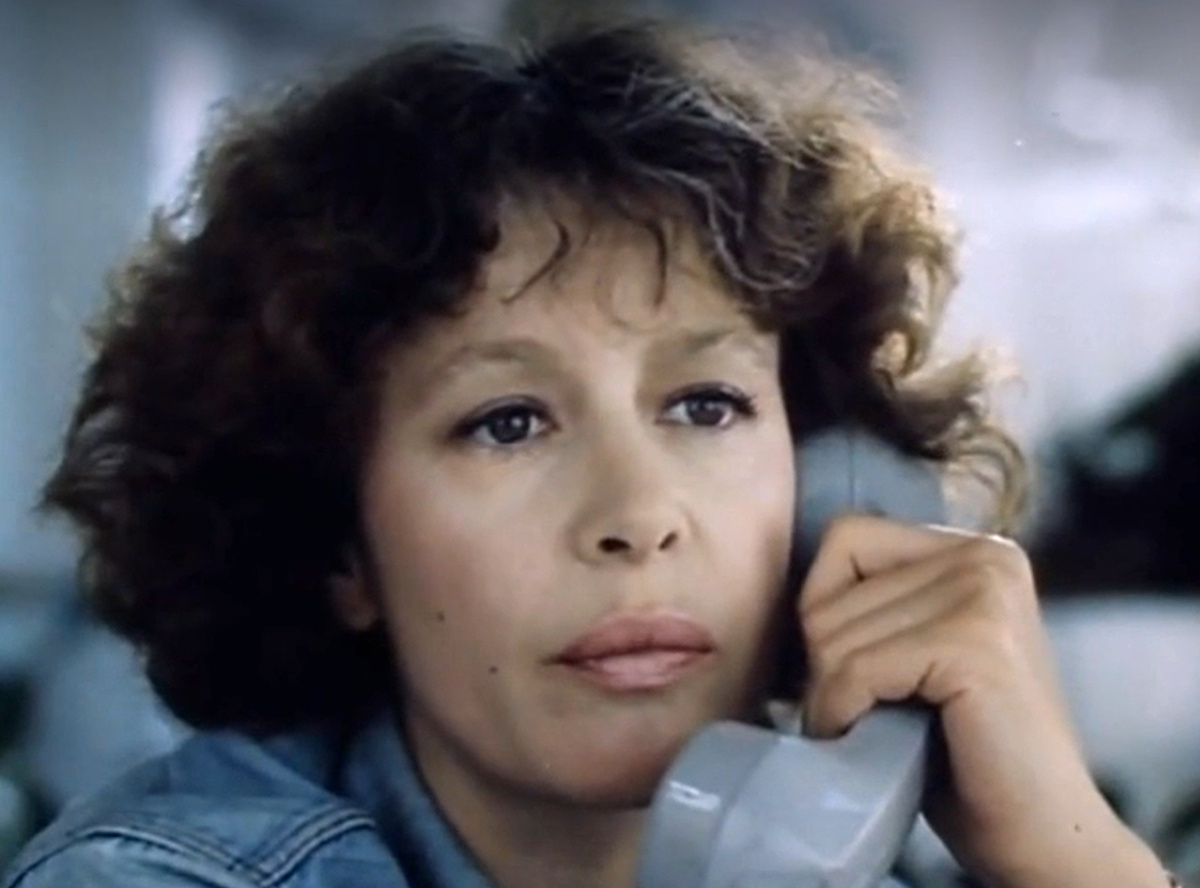 Кадр из кинофильма Мы веселы, счастливы, талантливы!, 1986 г., режиссер Александр Сурин, сценарист Алла Криницына, композитор Эдуард Артемьев (скриншот) 