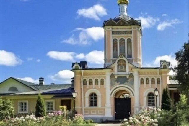    Монастырь Оптина пустынь стал спасением для Анатолия Перкина. Фото: личный архив