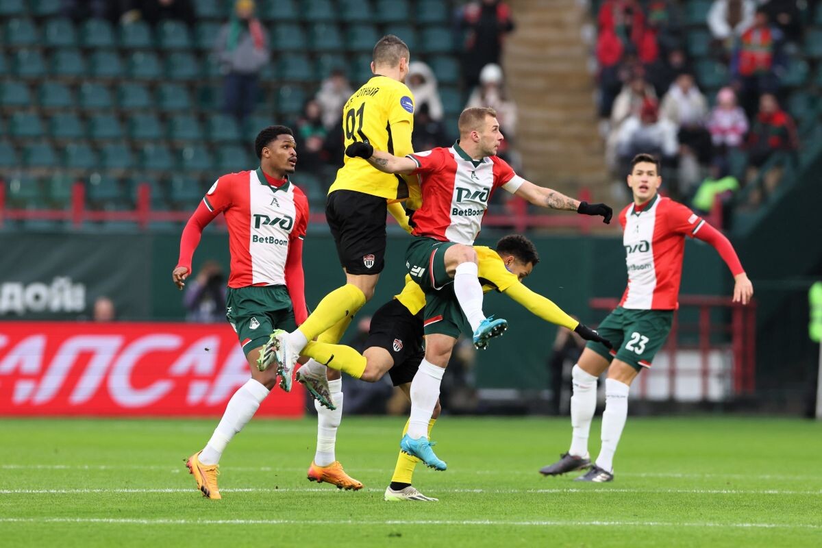 Эпизод матча «Локомотив» — «Химки» 1 декабря 2024. Источник: premierliga.ru