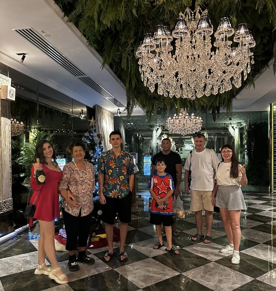 Наша дружная семья в Таиланде.