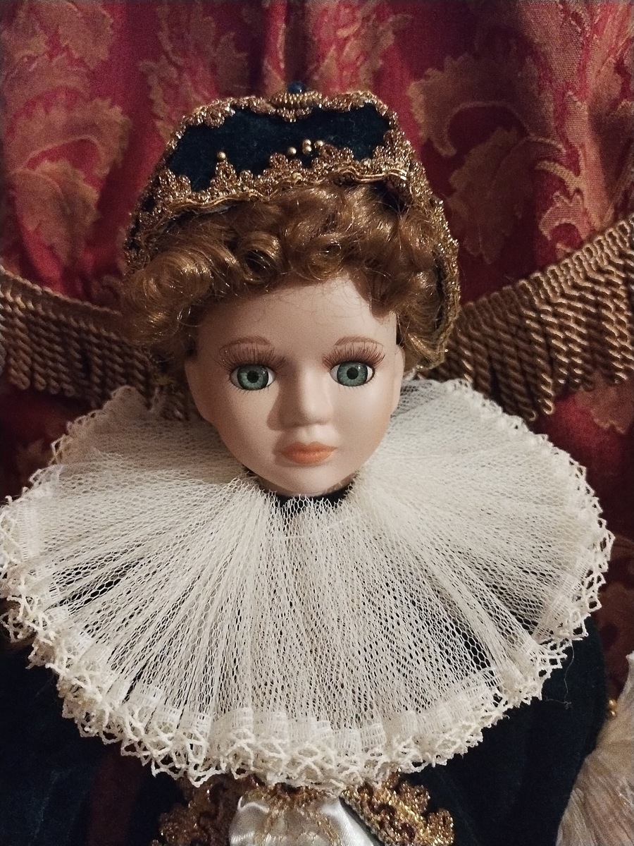  Воротник Горгера и королевский головной убор