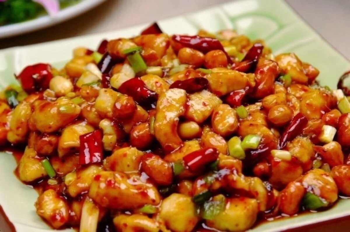    Курица гунбао – традиционное китайское блюдо.