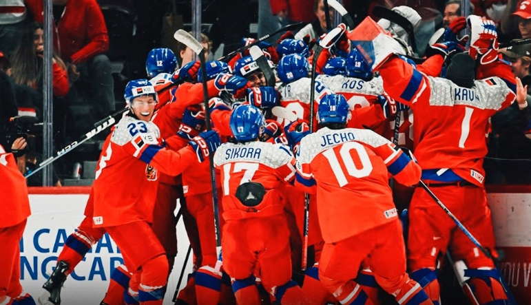 Радость чехов после победы над канадцами в четвертьфинале МЧМ. Фото: ИИХФ