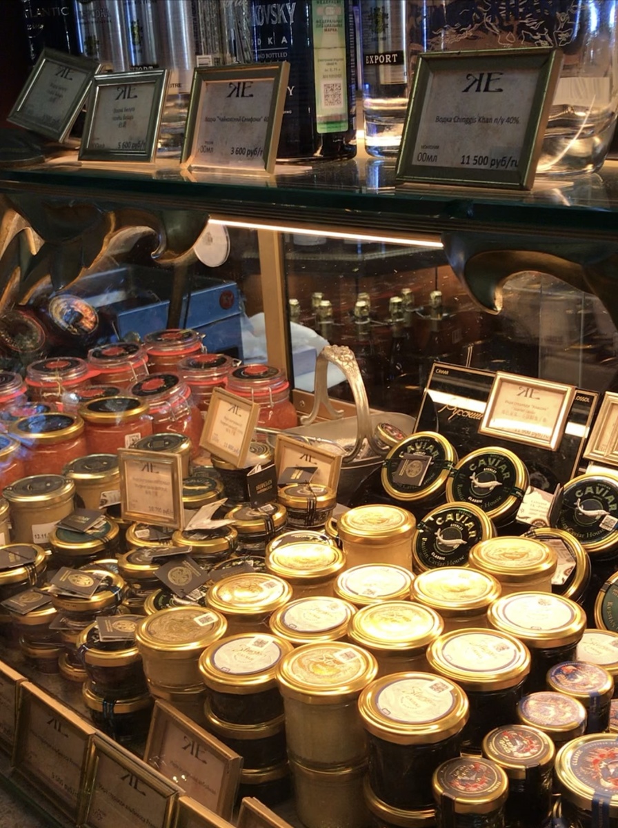 Елисеевский, сейчас магазин купцов Елисеевых. СПб, 03.01.2025