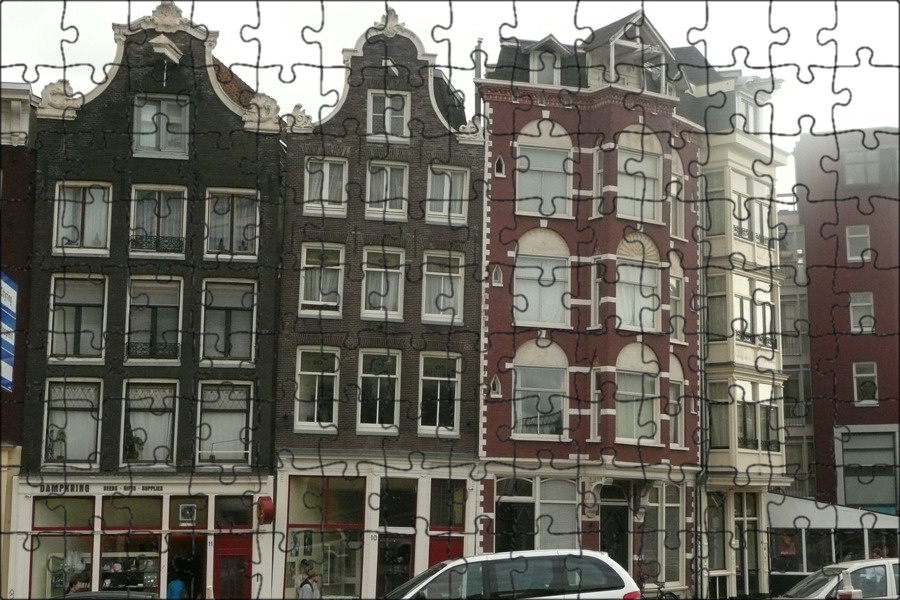 Эти дома падают, ваша голова в правильном положении.