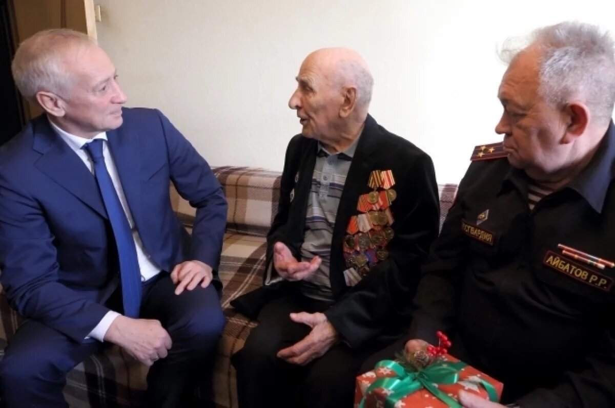    Губернатор Томской области поздравил 98-летнего ветерана ВОВ с Новым годом