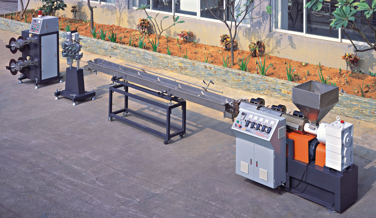 Фото с сайта https://zapusti.biz/biznes-idei/proizvodstvo-iskusstvennogo-rotanga.Бизнес-идея: производство искусственного ротанга