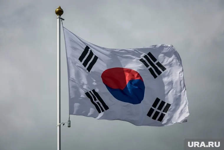 Следователи пришли в резиденцию президента с ордером на арест
Фото: Владимир Андреев © URA.RU