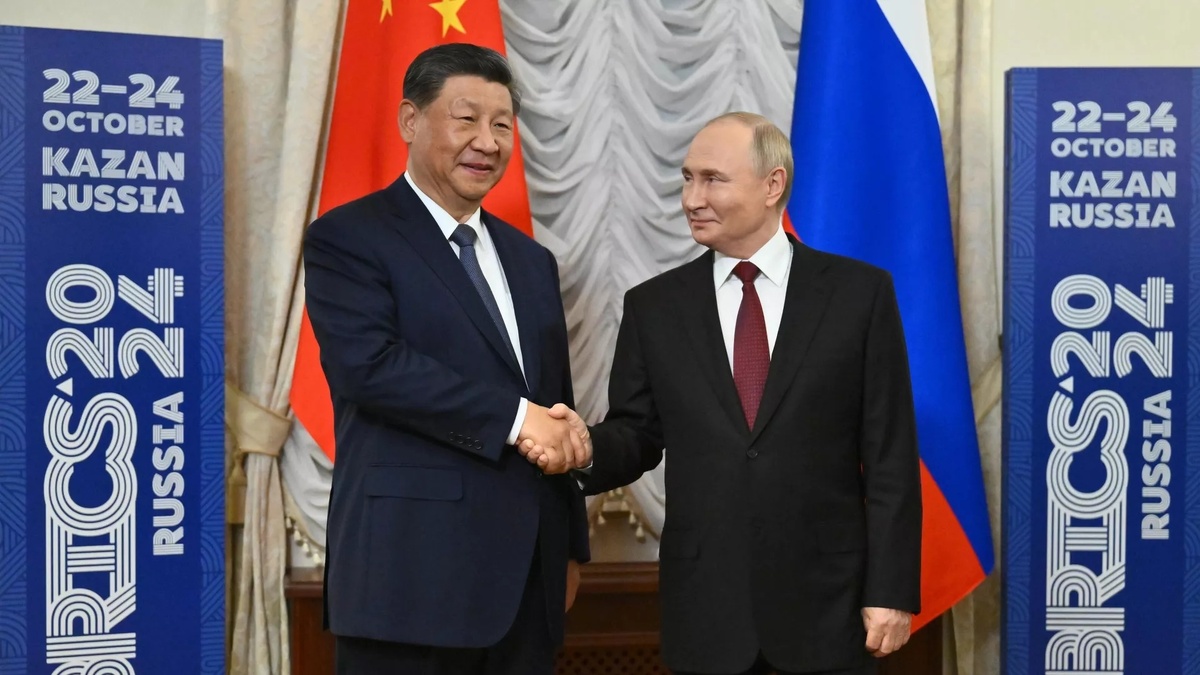 Си Цзиньпин заявил, что готов поддерживать тесные контакты с Путиным