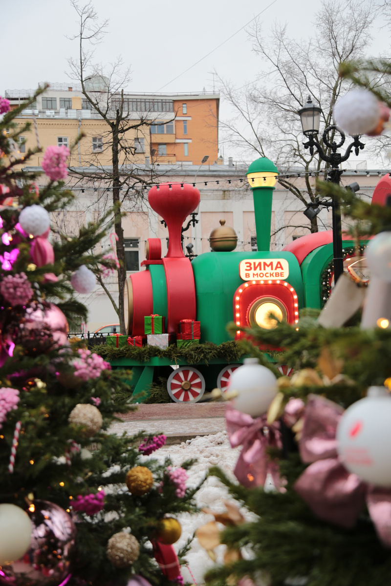 Поезд на Тверском бульваре. Фото автора 