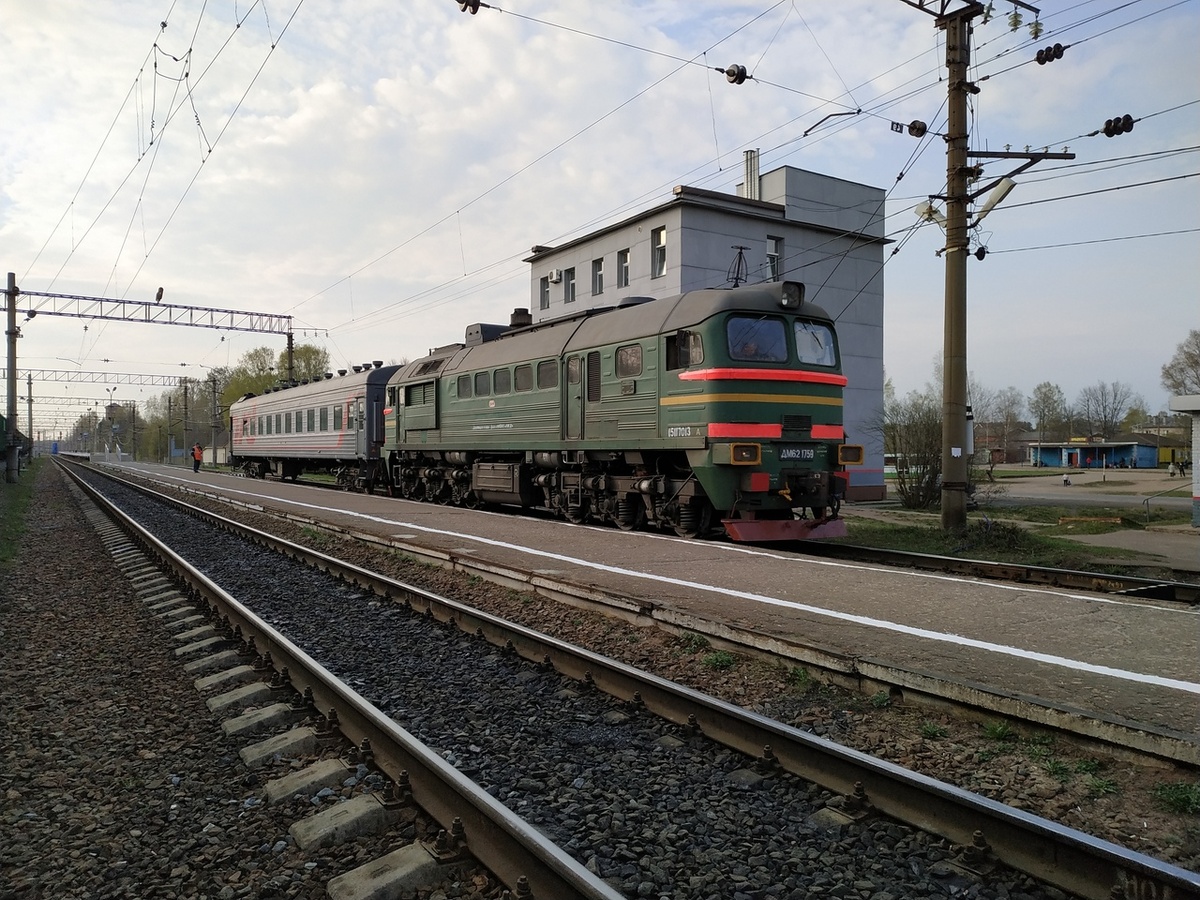Поезд Будогощь - Тихвин на станции Будогощь