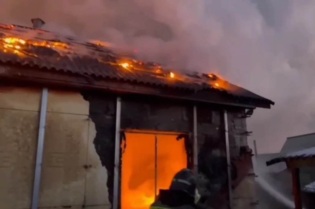    Мать и двое детей пострадали на пожаре в доме в Улан-Удэ