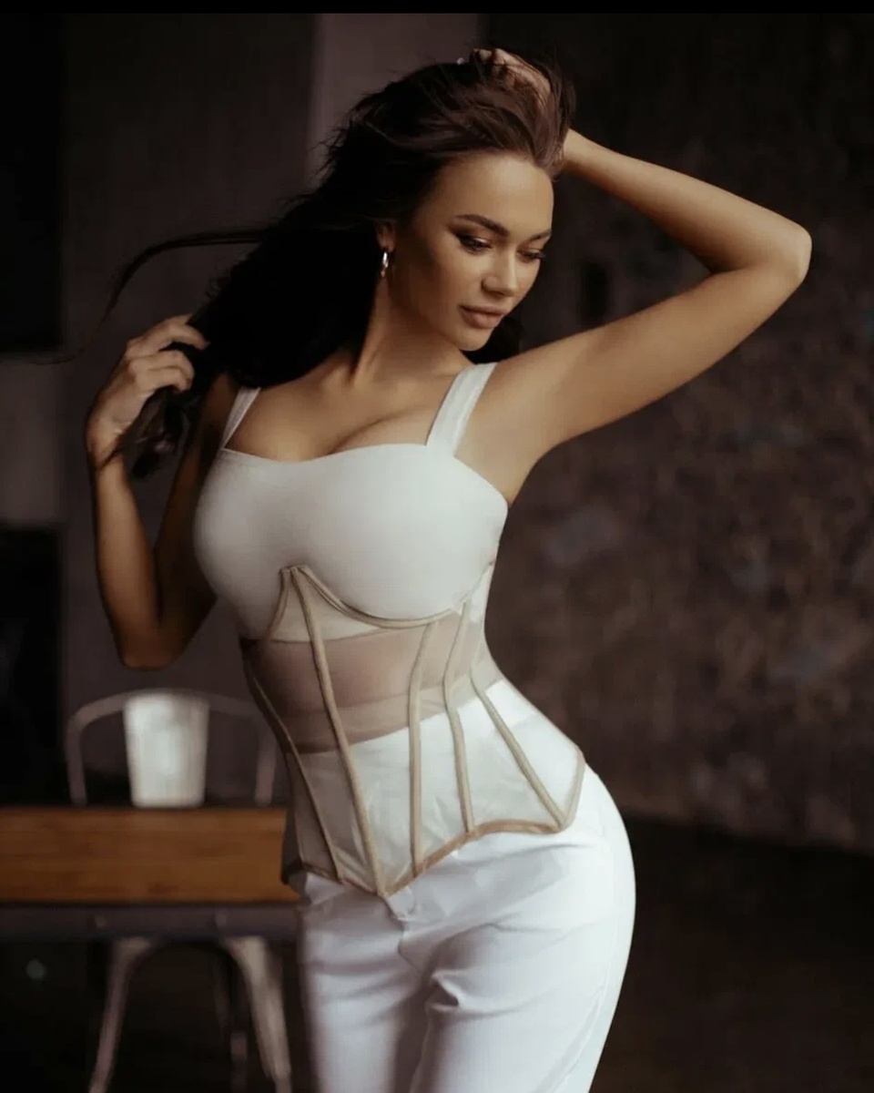 Рост 174 см, вес 52 кг