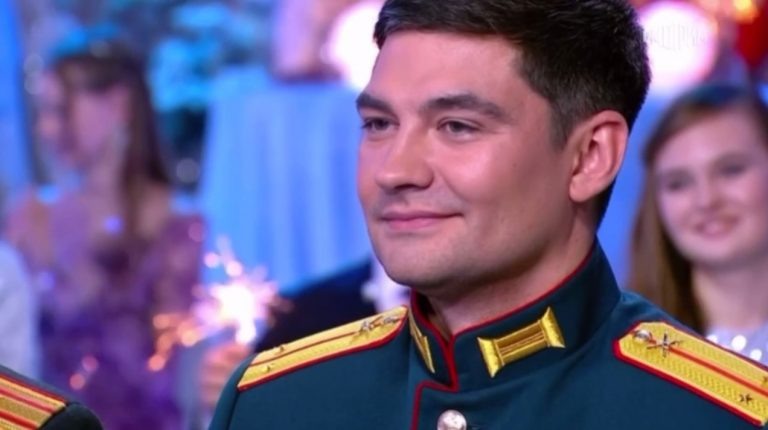    Уроженец Оренбуржья Константин Яшин стал участником «Голубого огонька» на канале Россия Оренбуржье