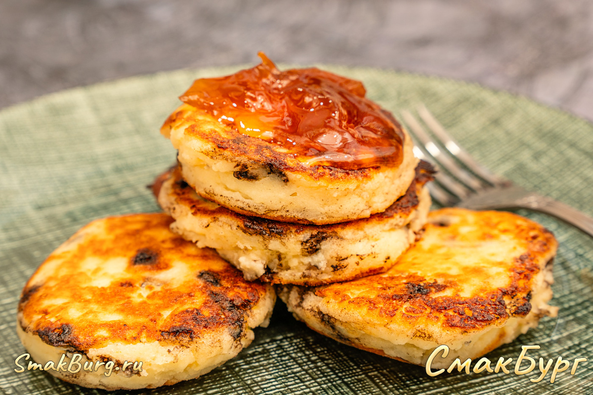 Домашние сырники с шоколадом. И с абрикосовым вареньем для полного счастья!