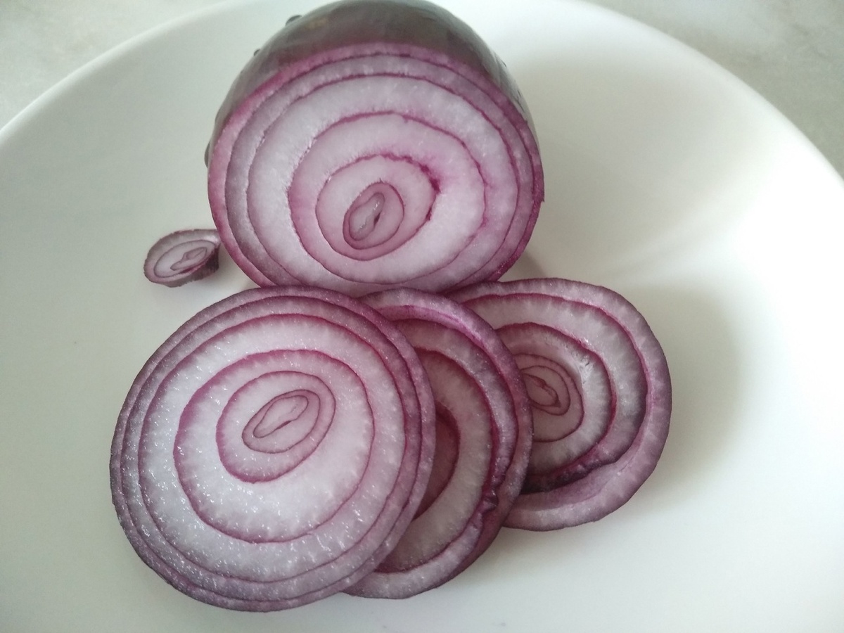 Мякоть бордового лука
