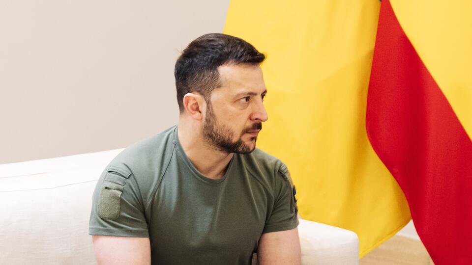     Зеленский выдвинул ЕС ультиматум по возвращению беженцев и поставкам ПВО Global Look Press/Carlos LujÃƒÂ°N/Keystone Press Agency