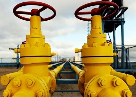    Фицо пригрозил урезать помощь украинцам из-за транзита газа