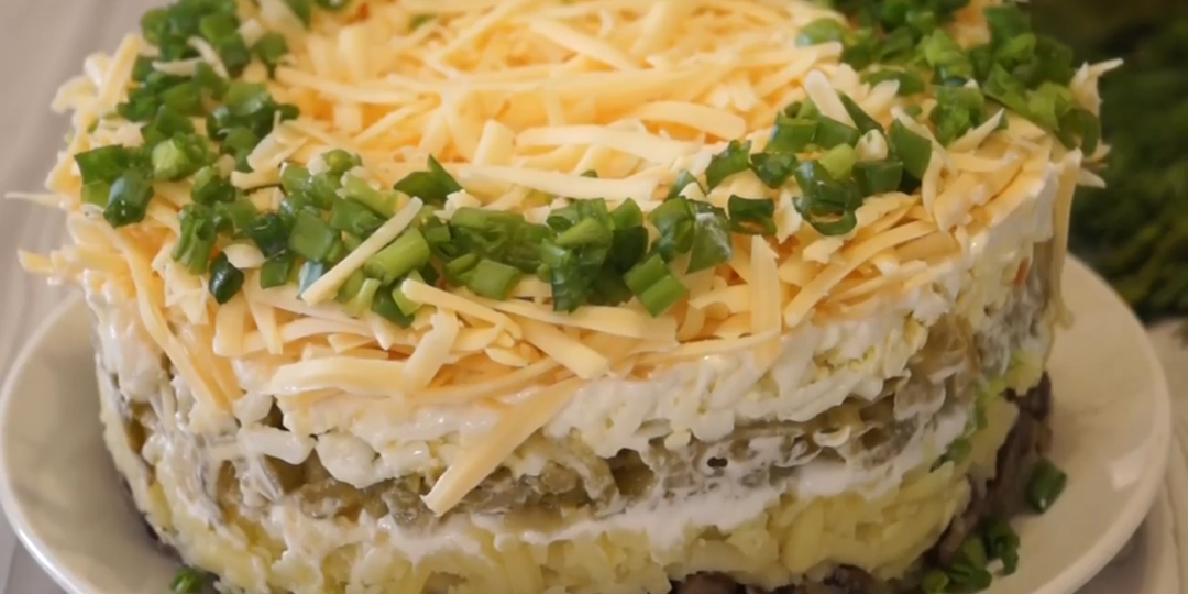 Салат «Грибы под Шубой». Вкуснейший слоеный салат, а ингредиенты самые доступные
