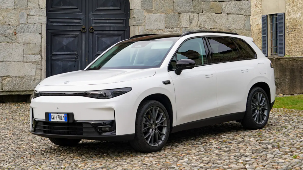 В настоящее время на европейском рынке кроссовер, среди прочего, можно купить в чисто электрической модификации с запасом хода около 420 км.