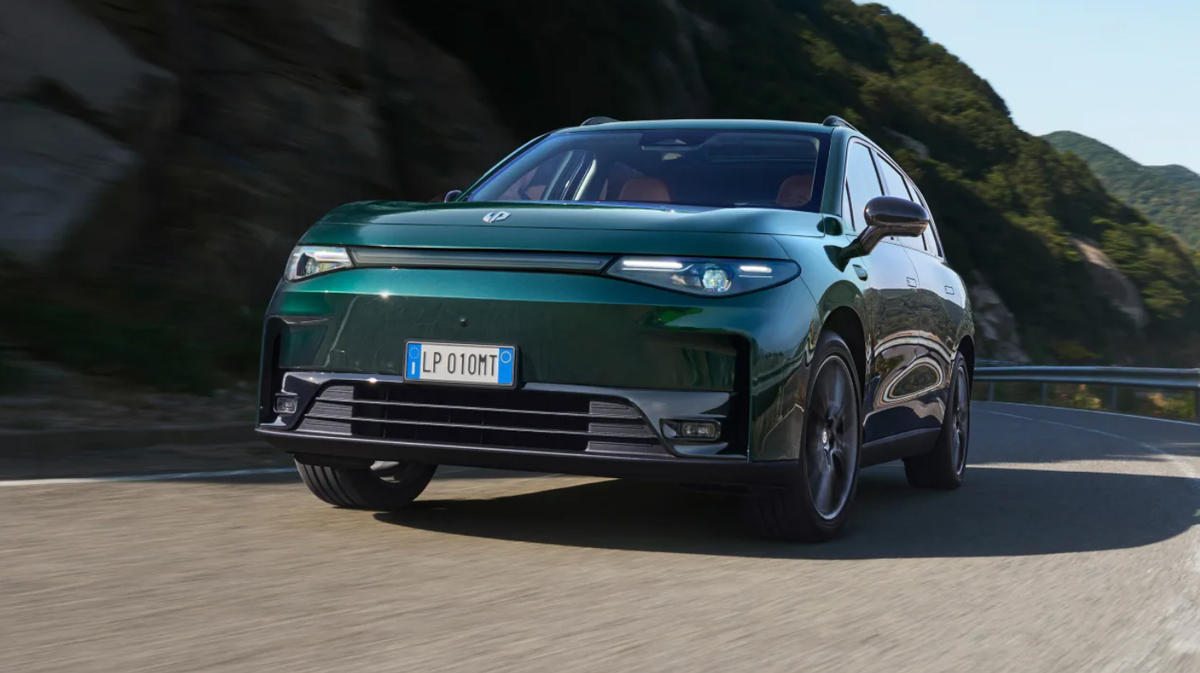 Leapmotor C10 вскоре станет доступен в варианте гибрида с расширенным запасом хода.