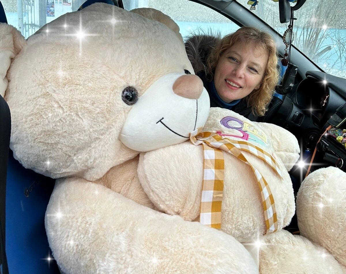 А ещё вот такой пассажир был. Парень вёз подарок девушке, я не могла не сфотографироваться ))