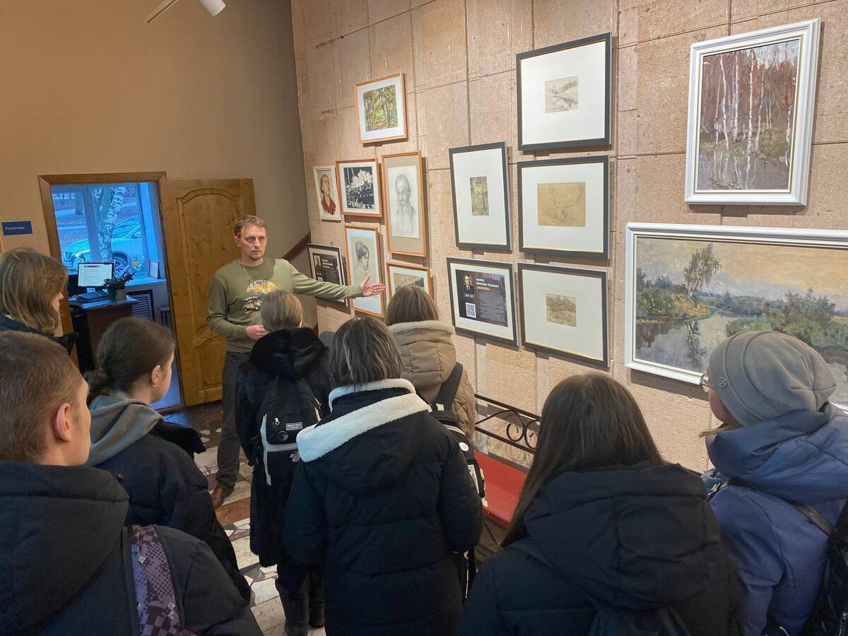    В Курске открылась выставка картин художников-фронтовиков