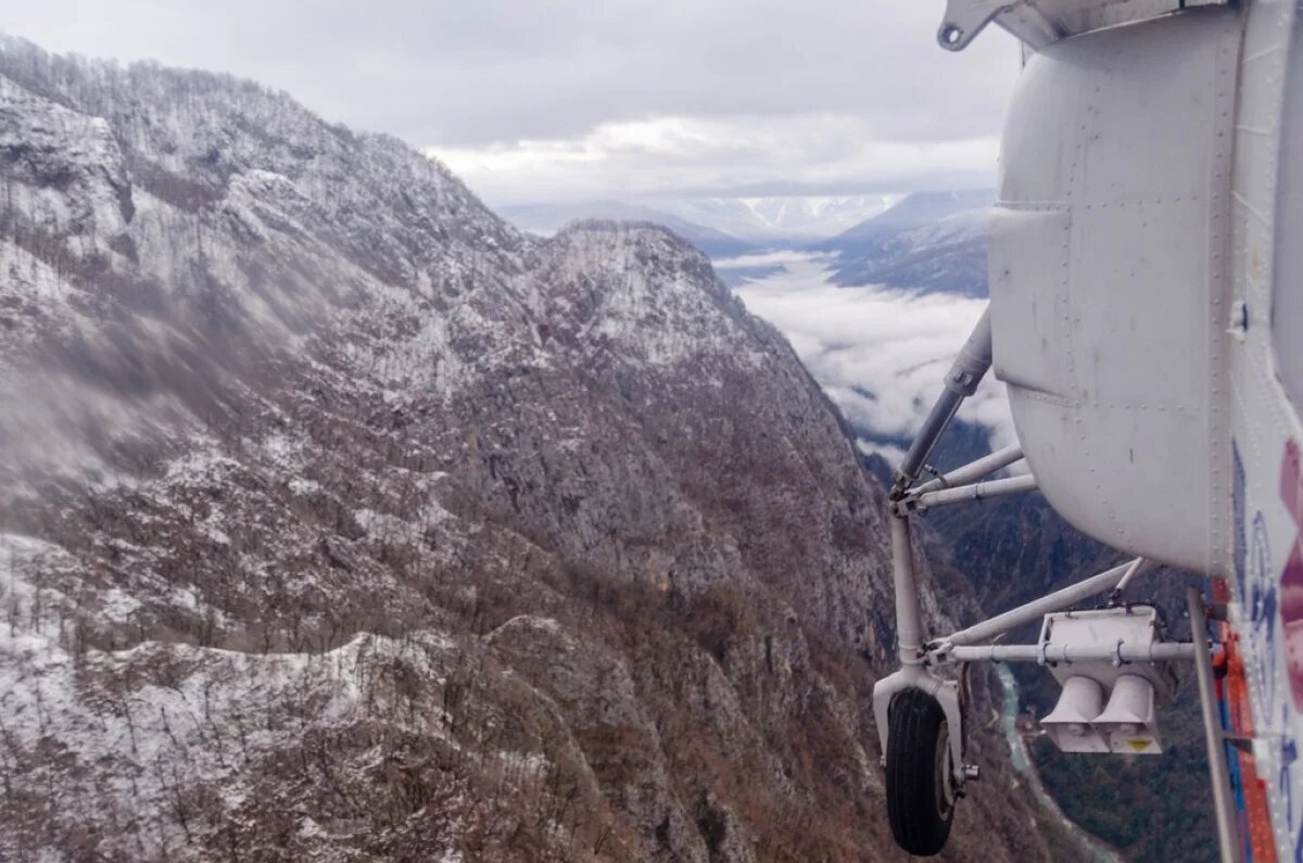    Пострадавшего приморца эвакуировали вертолётом с борта судна