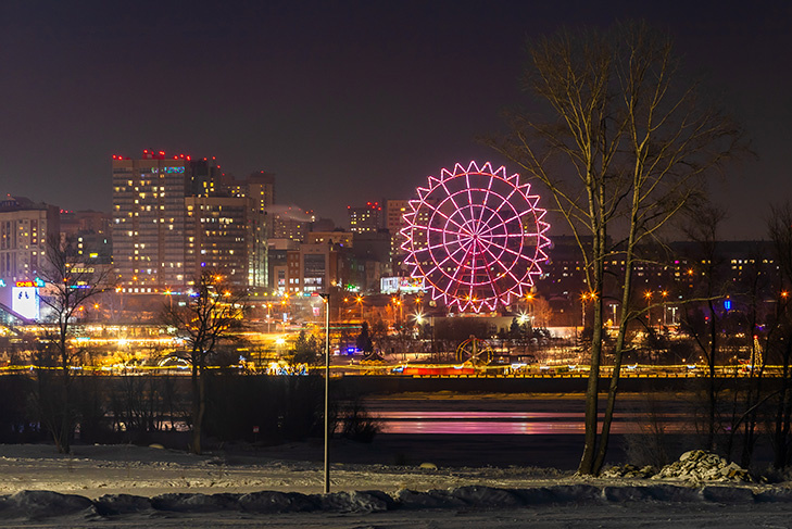    Лучше всего наблюдать за Венерой и Луной за городом, вдали от городской засветки. Фото Андрея Заржецкого