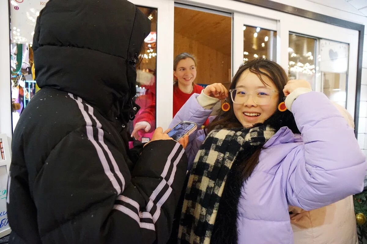    В Териберку приехали сотни туристов