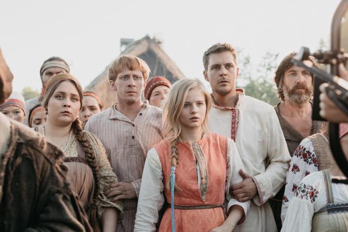 Кадр из первой части фильма «Холоп»