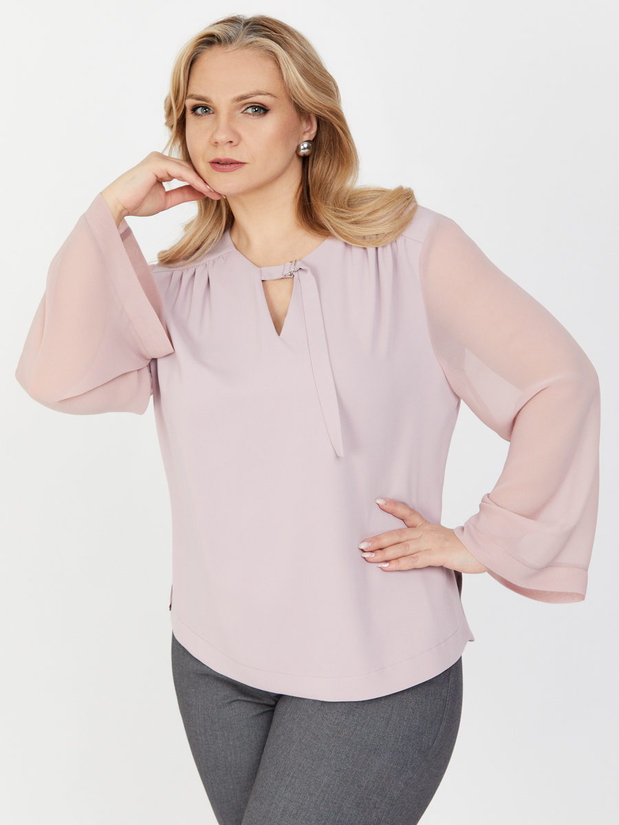 Блузка создана с вниманием к каждой детали