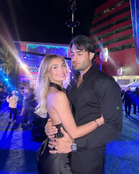    Сэм Асгари и Брук Ирвин. Фото: thevoicemag.ru