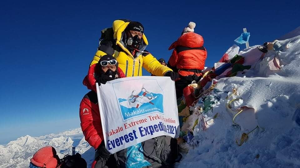 Восхождение на Эверест. Команда Makalu Extreme на Вершине Эвереста.