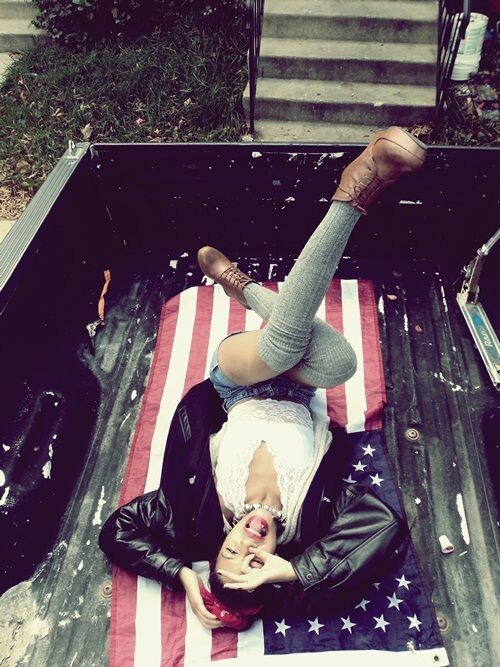 Американочка резвится. Источник изображения: https://i.pinimg.com/564x/af/85/42/af8542953448d271667f3f6517f90851.jpg