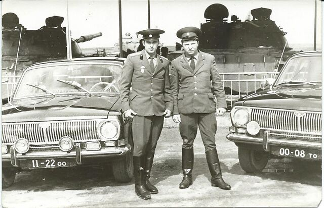 Фото из Интернета. Спасибо автору. Армейские водители высшего командования. Этот рассказ и о них. Служили рядом.