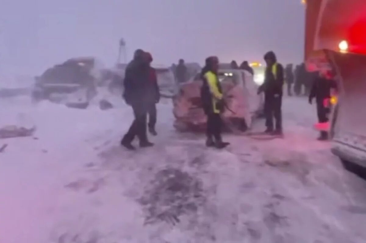    Число автомобилей, попавших в ДТП на трассе в Казахстане, возросло до 95