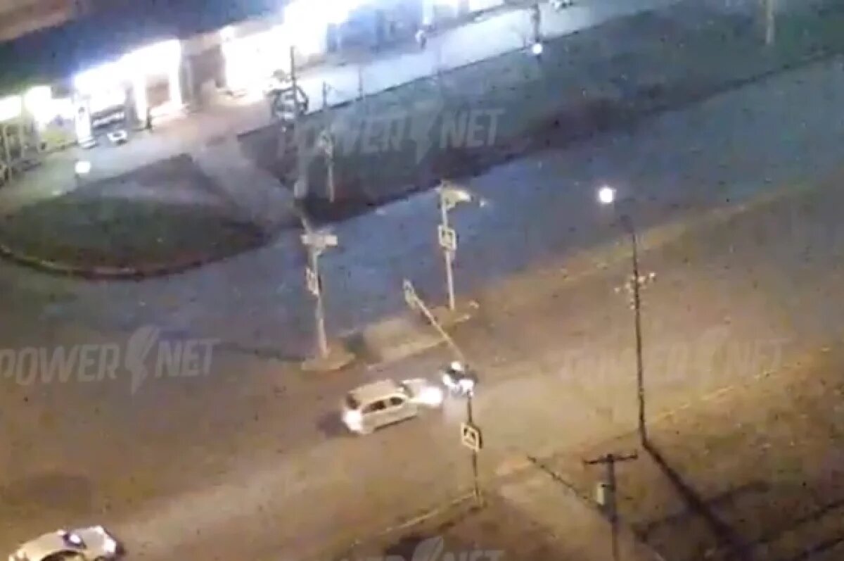    Миг наезда на семью с малышом и грудничком попал на видео под Волгоградом